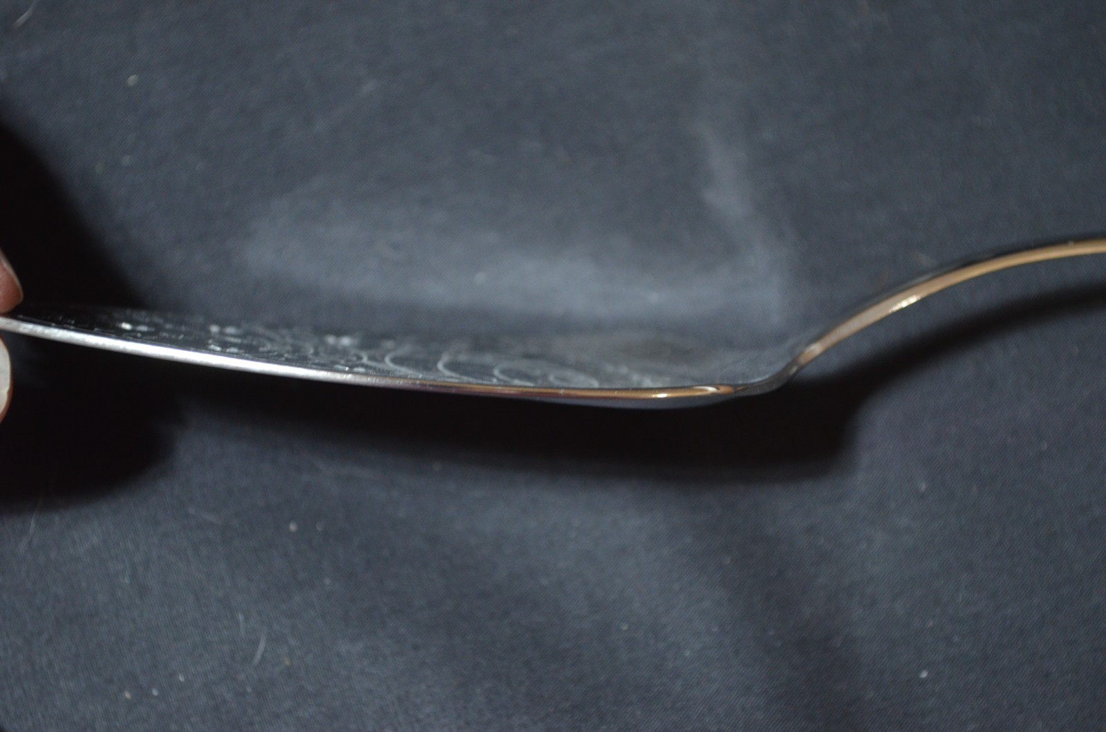Oneida CAPELLO Stainless Pierced Millenium 2000 Years Pie Cake Server
