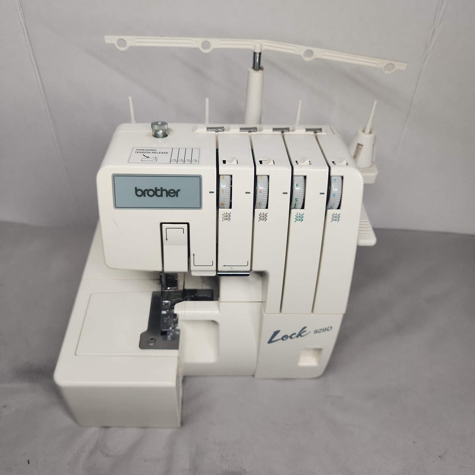 Brother Lock 929D Serger Overlock Sewing Machine No Pedal