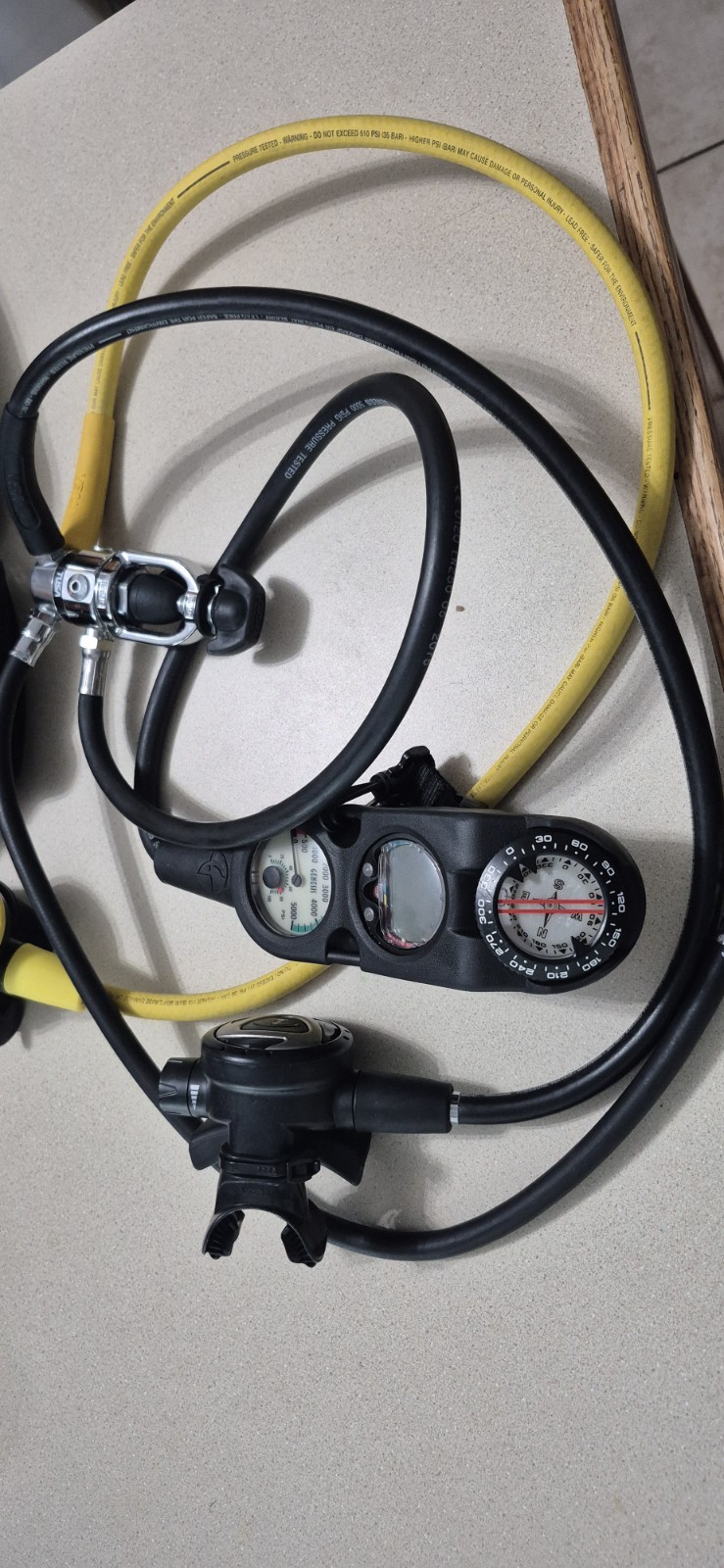 TUSA Scuba Regulator Set w/ Octopus & Console Gauges