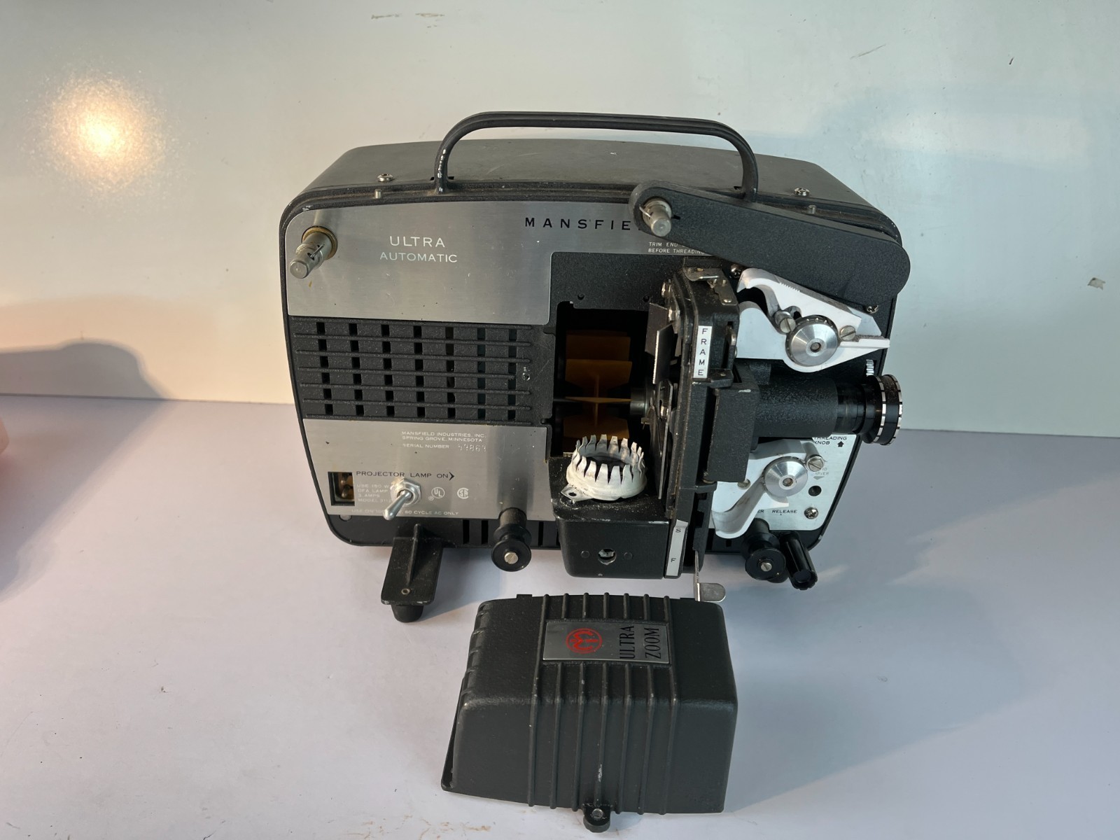 Mansfield Ultra Automatic Ultra Zoom 8MM Film Projector Movie Parts Only Movie
