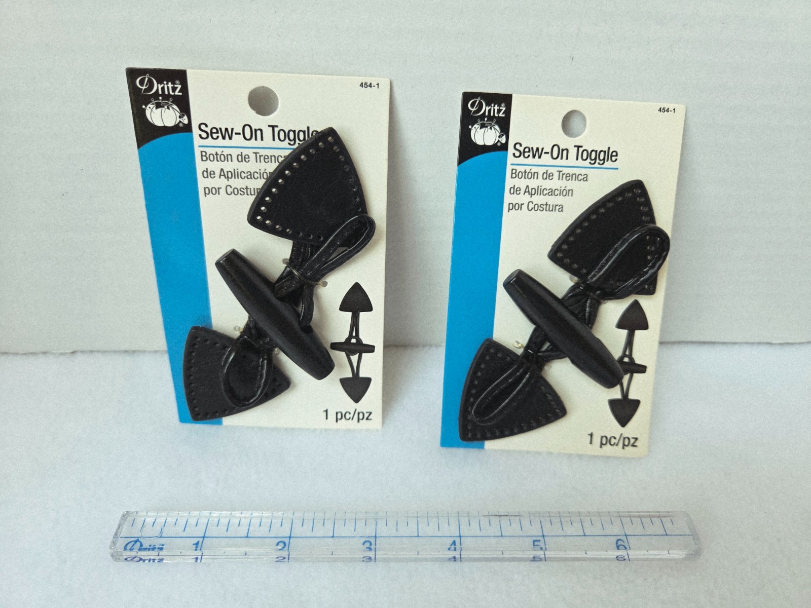 Dritz 454-1 Sew-On Toggle-Black W/Dark Wood Button set of 2