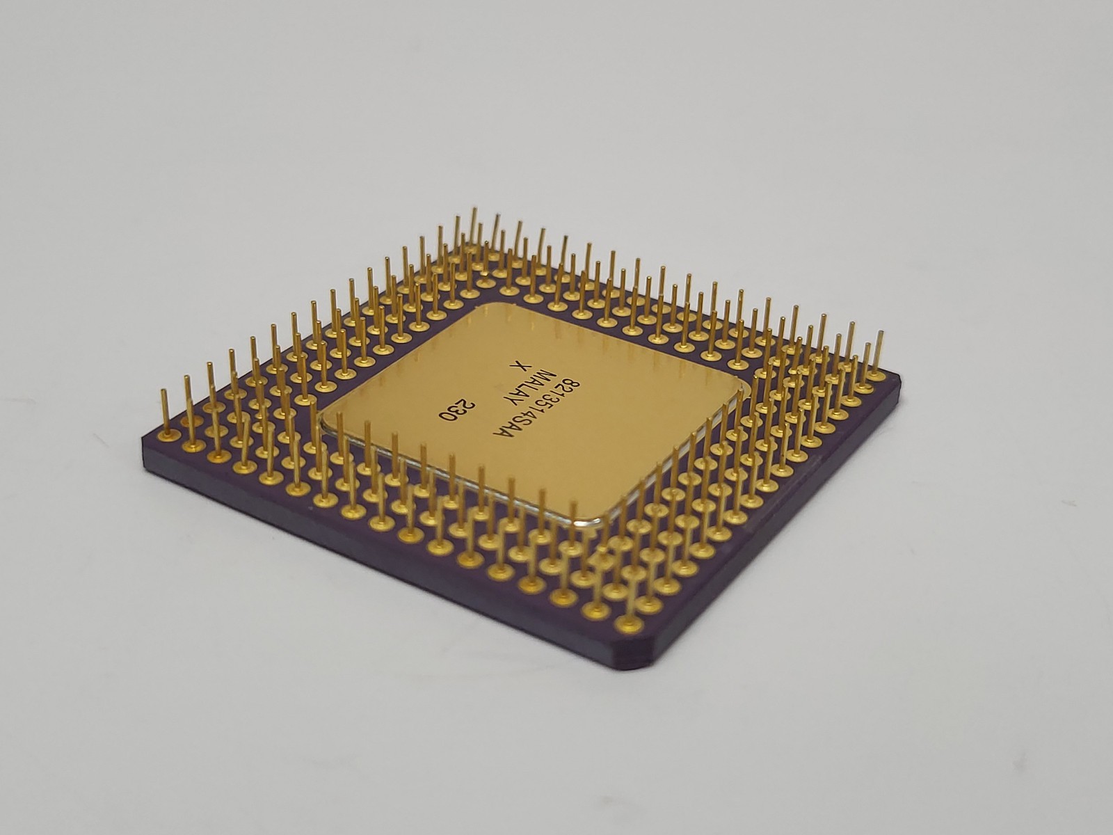 Vintage Intel i486 A80486DX-33 CPU Processor 33MHz, PGA168