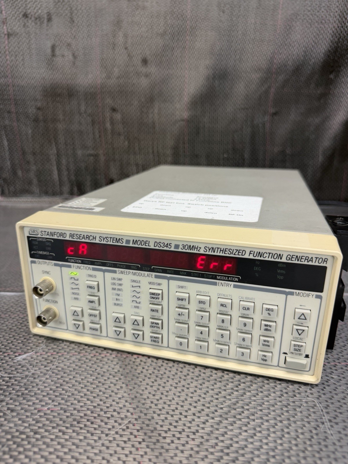 Stanford Research Systems DS345 30MHz Synthesized Function Generator