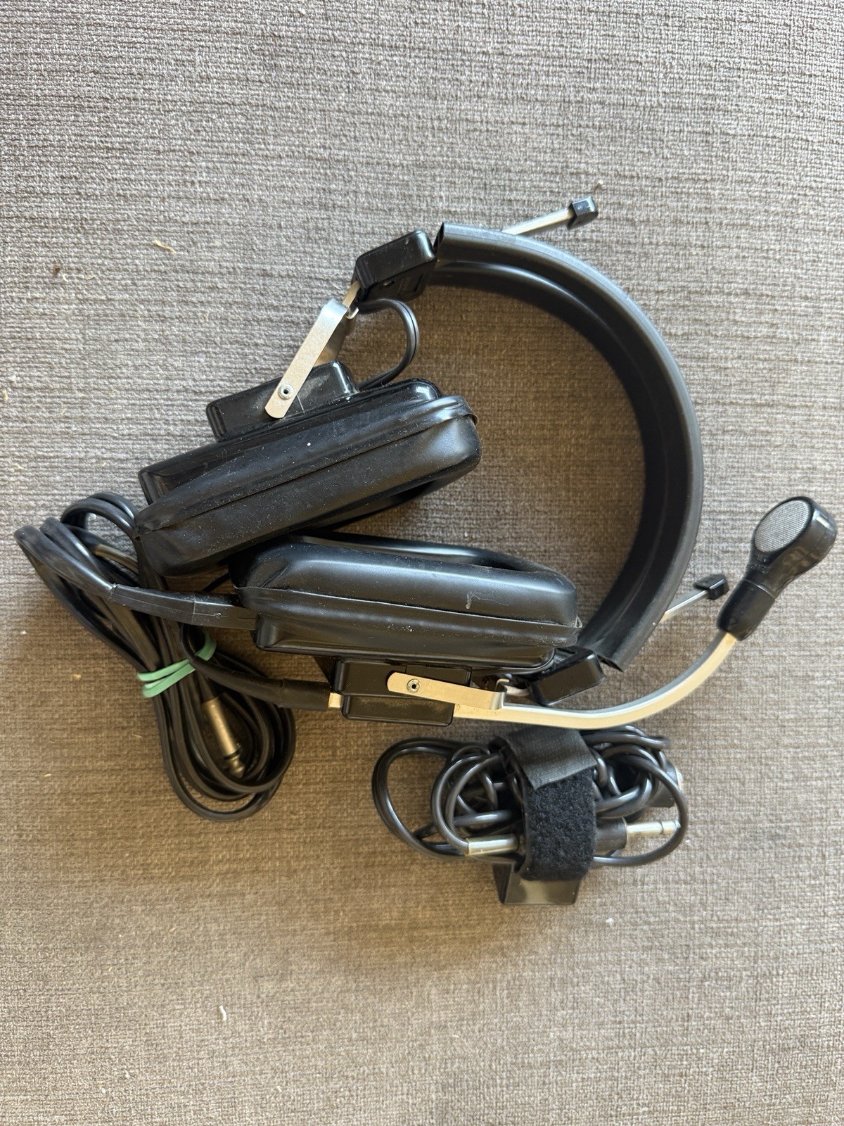 Telex MRB-2400 Aviation Headset with PT-200 Push-to-Talk Switch