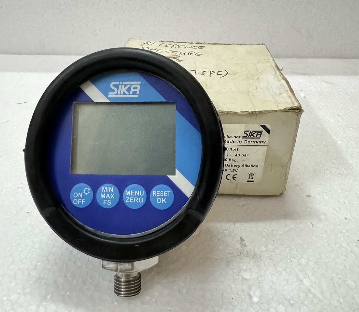 SIKA PRESSURE CALIBRATOR 400 BAR DIGITAL GAUGE Pmax 800 BAR
