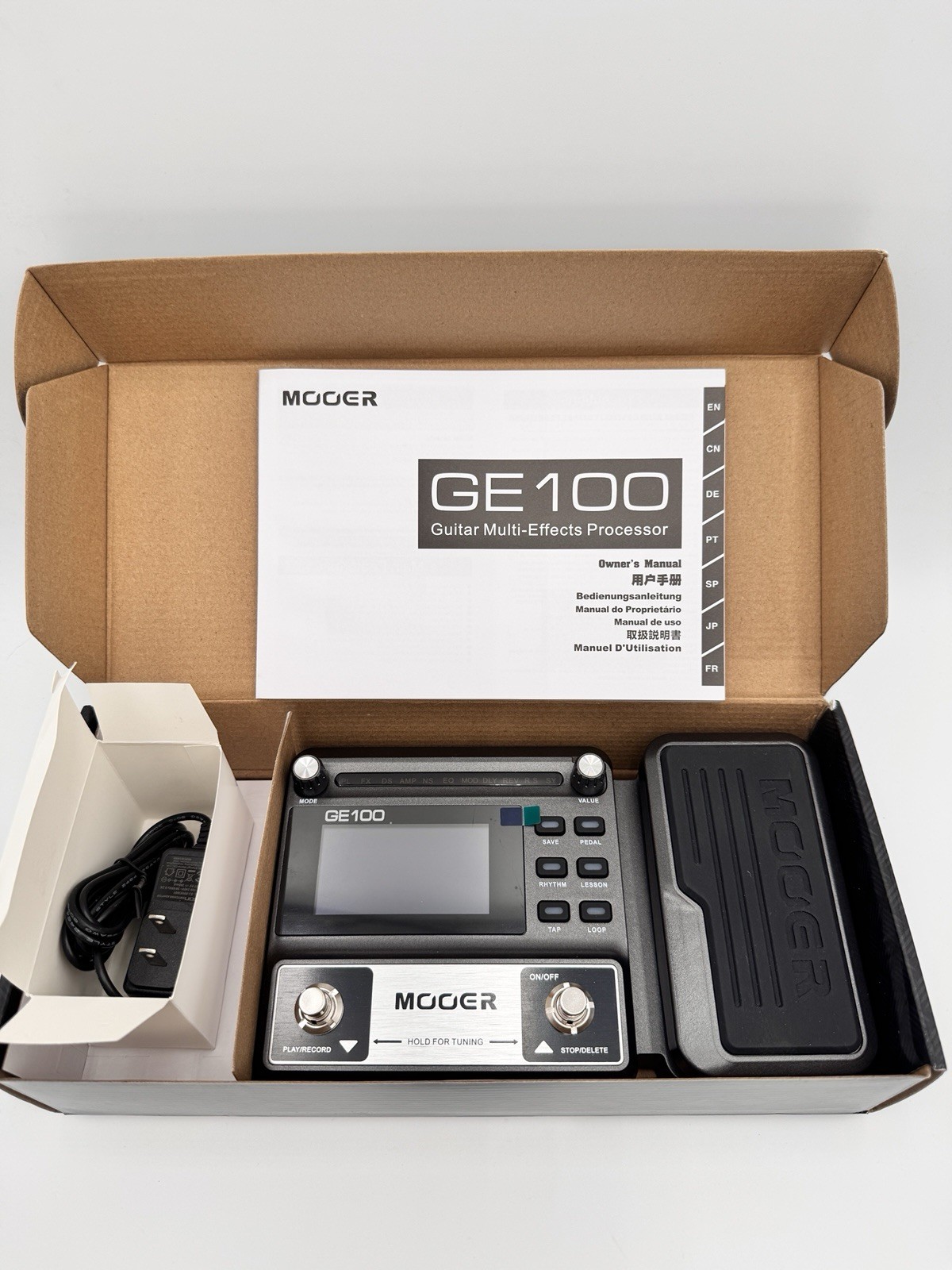 Mooer GE100 Guitar Multi-Effects Processor w/ Box Manual Power Adapter