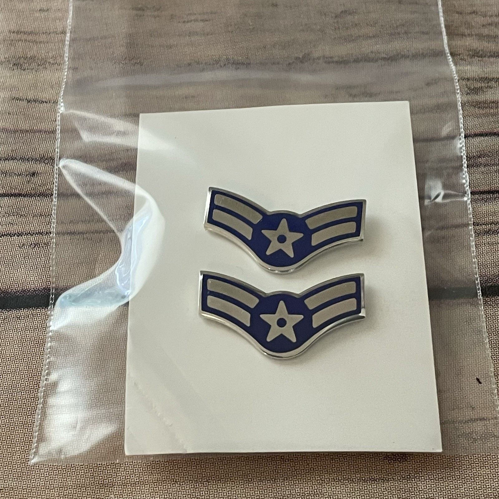 US Military Air Force USAF Rank Collar Pin 1st Class Air Man E-3 Silver 1 Pair