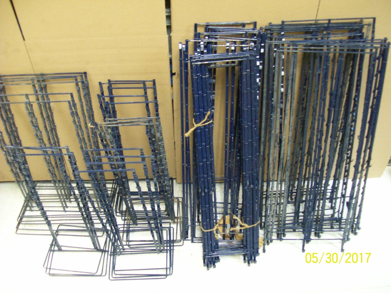1 Blue Double Strip Potato Chip, Candy Clip Hanging Display Rack