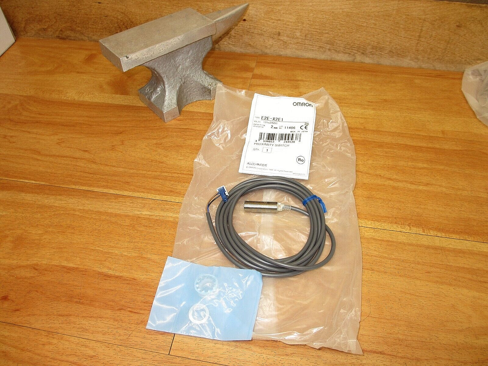 Omron E2E-X2E1 *NEW* Proximity Switch Sensor 2M Cable **USA SHIP**