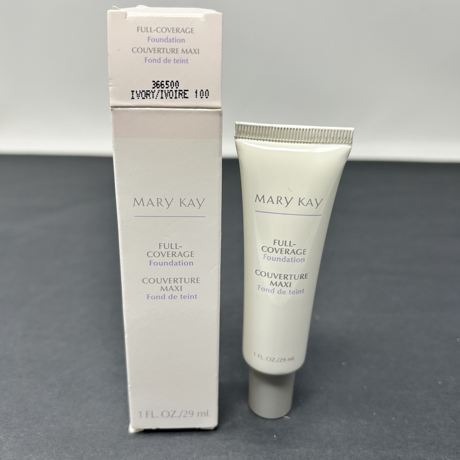 Mary Kay Full Coverage Foundation Ivory 100 NIB Silver Cap 366500 Normal/Dry