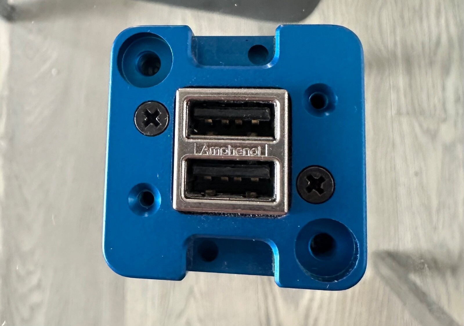 Mid Continent True Blue USB Charger  P/N TA 102 with new connector