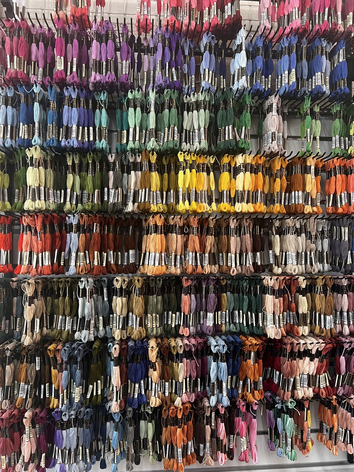 STRANDED COTTON ANCHOR (dmc) 8mtrs Large Range Of Colours 120 Piece Mixed Lot