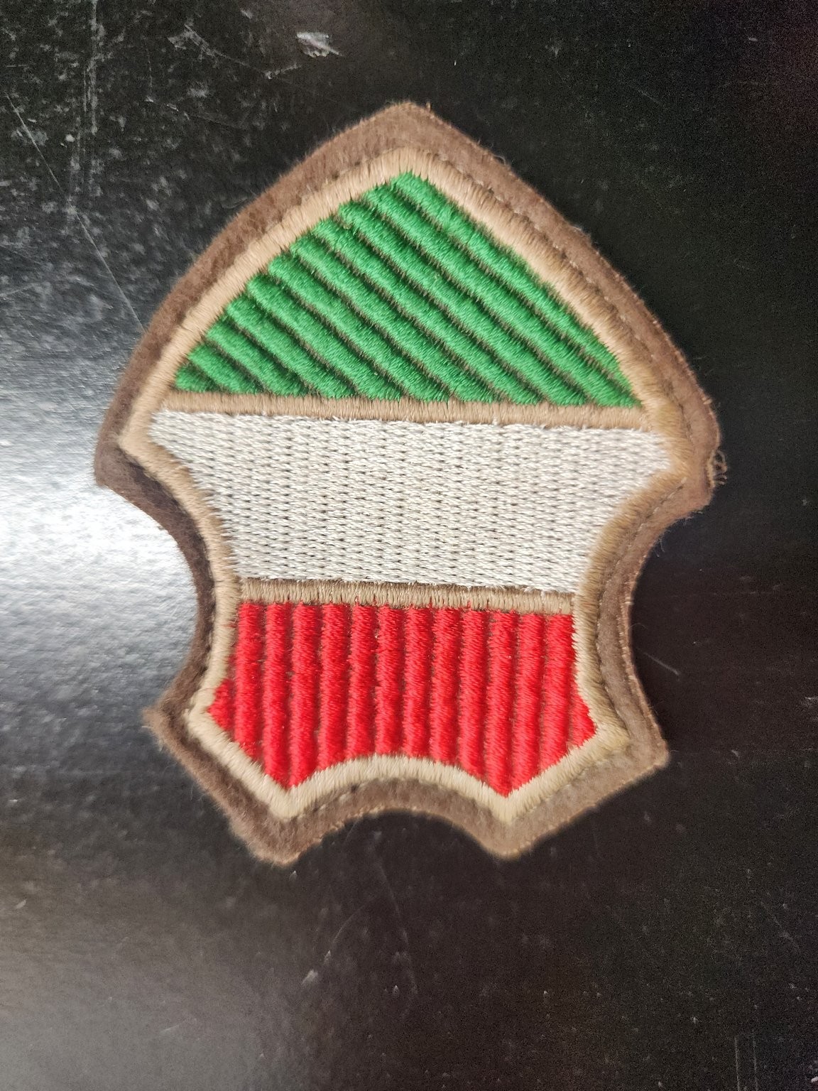 US Army 1st Armored Division Shoulder Sleeve Patch Green White Red