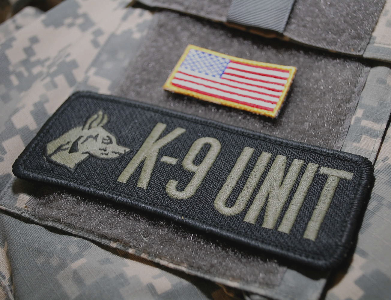 MILITARY CANINE MP SWAT POLICE K-9 GERMAN SHEPHERD SEARCH & RESCUE vêlkrö 2-PC