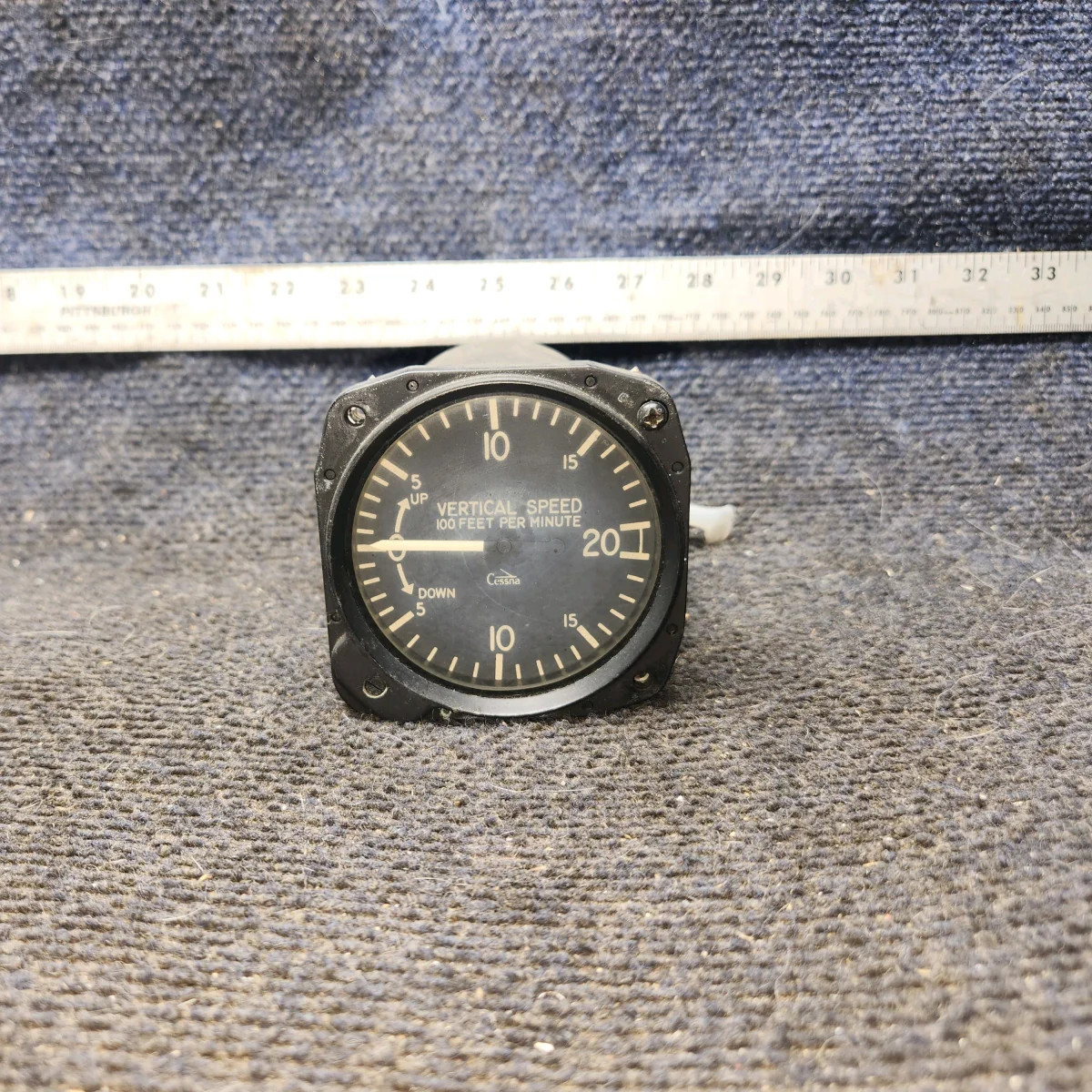 S1392-N2 | United Instruments | Vertical Speed Indicator – Glass Slightly Foggy