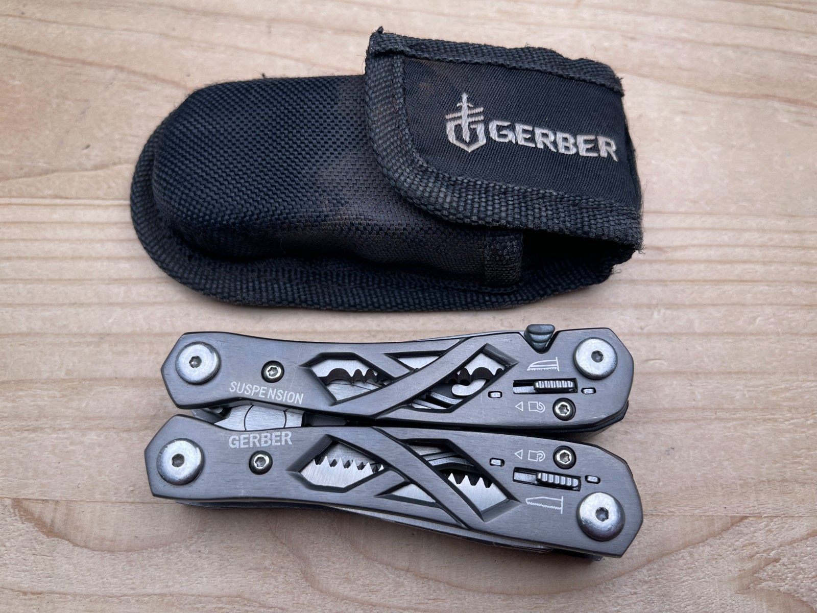 Gerber Suspension Gray Multi-Tool Plier Knife Scissors with Nylon Sheath