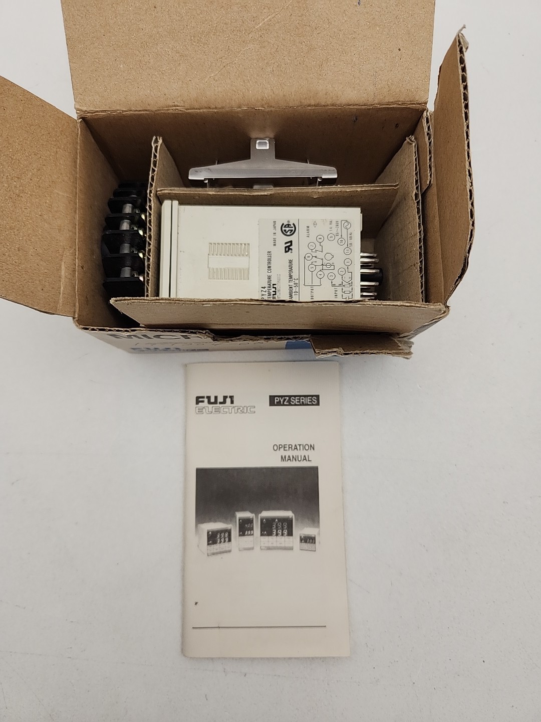 Fuji Electric PYZ4-WCI2-5v temperature controller Micro-Z pyz4 [4*U-14]