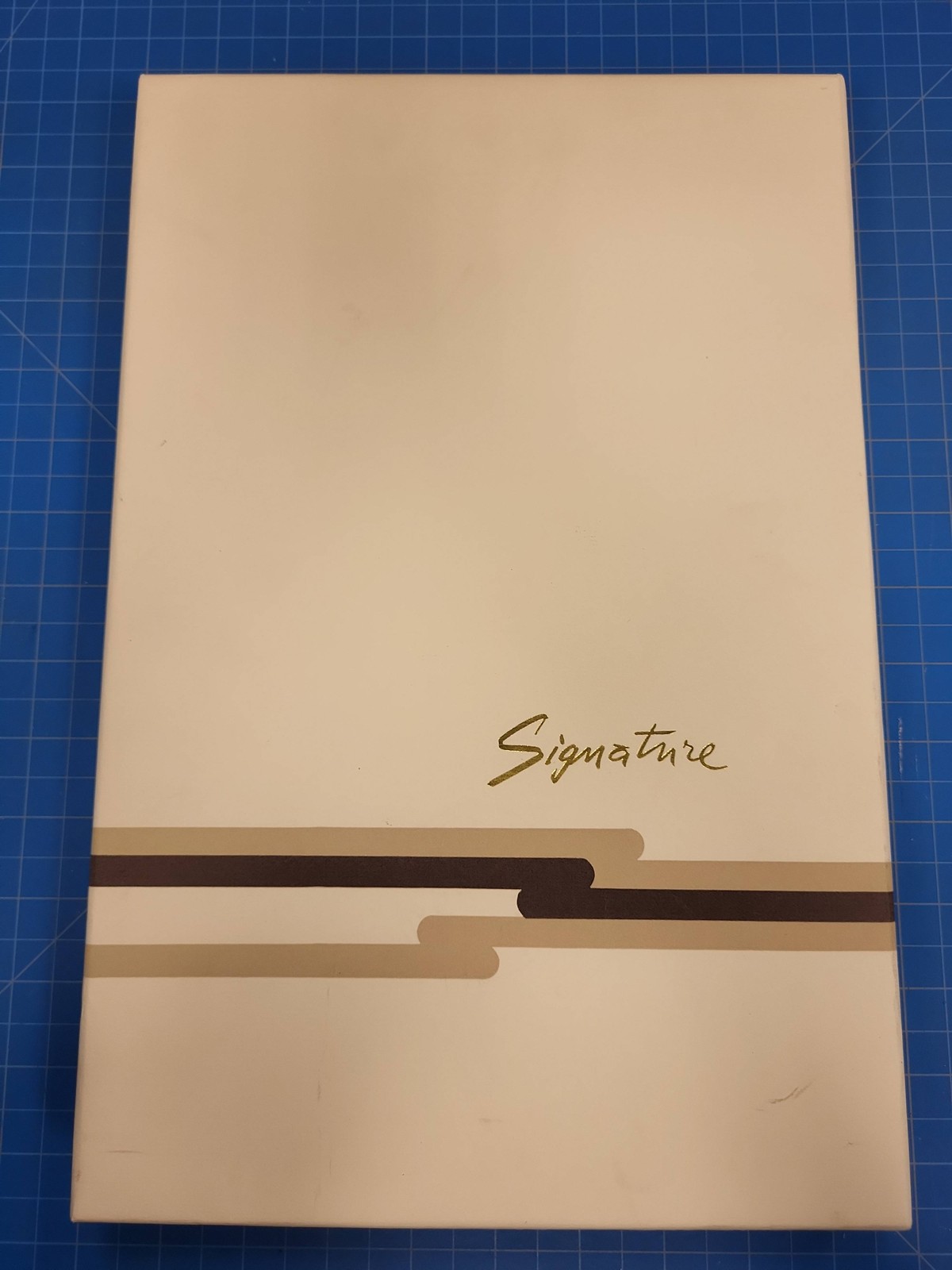BMW Stationary Set Signature Embossed Logo Writing Paper Envelopes Automotive