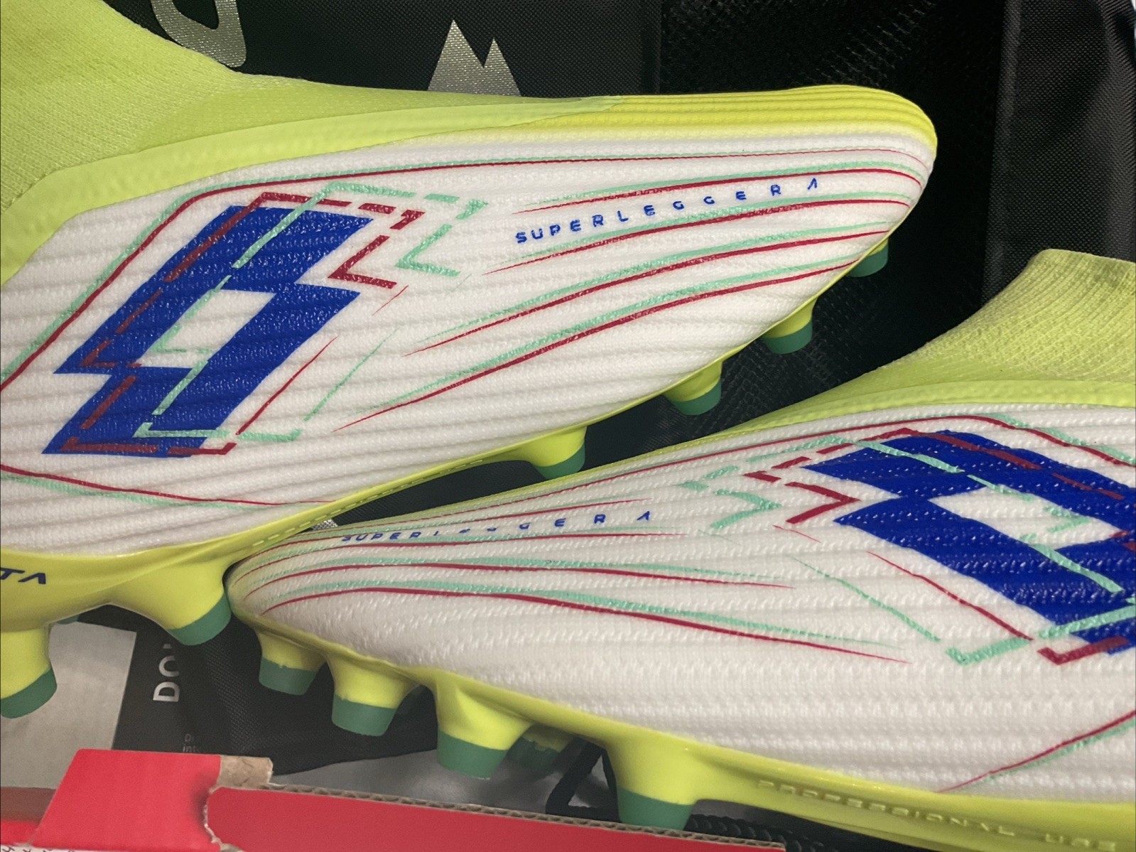 Lotto Solista 100 Gravity VIII FG Soccer Cleats Unisex - Men size 9 MSRP $210