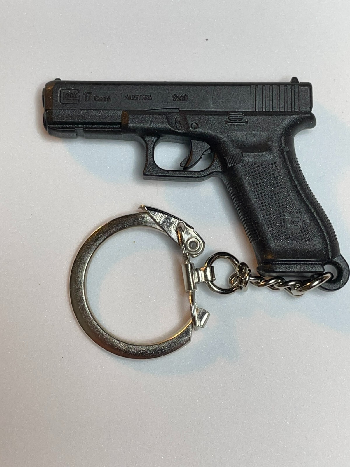 GLOCK G17 Pistol Key Ring - Miniature Molded Plastic Replica