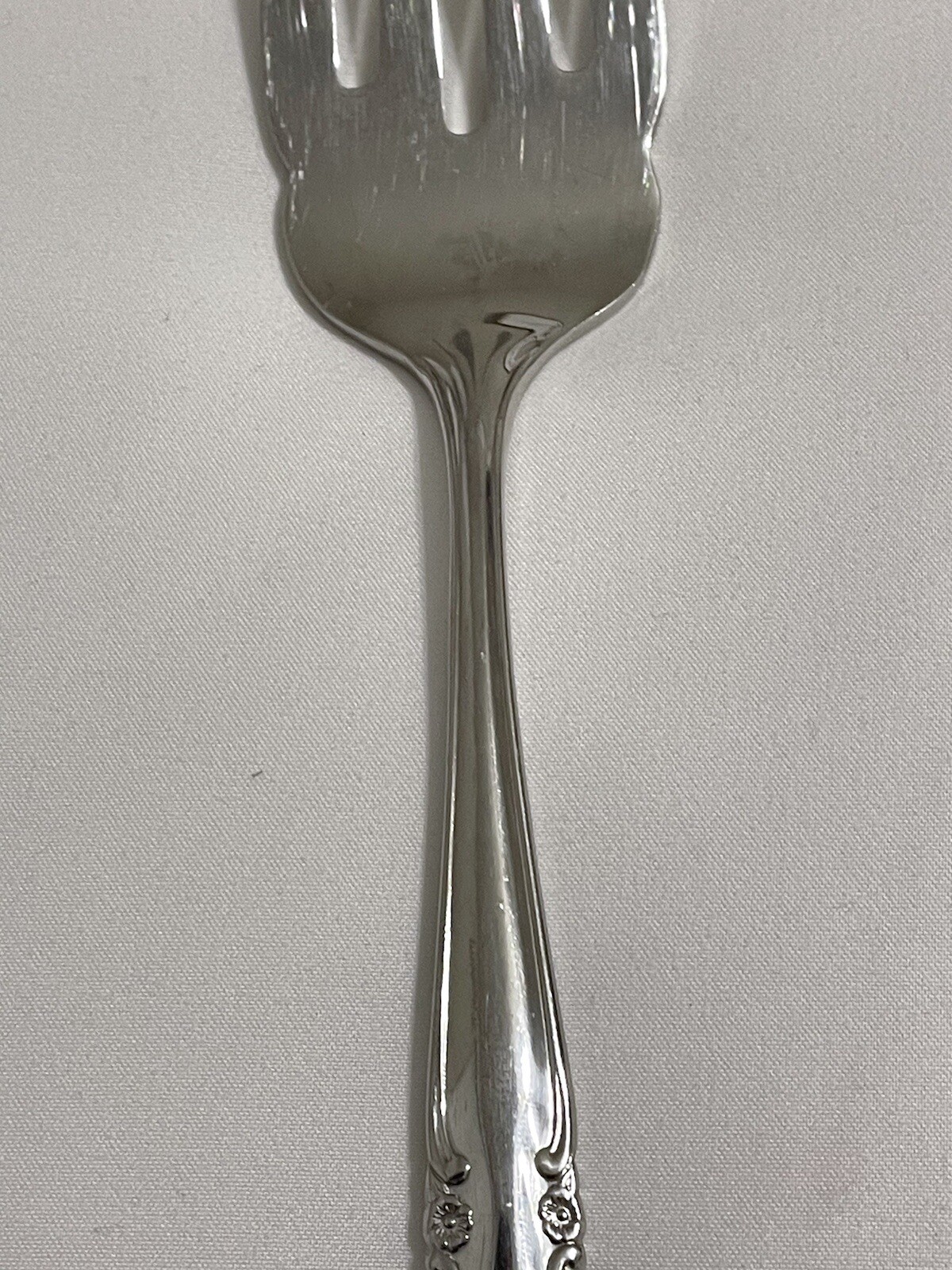 Reed & Barton DICKENSON Medium Cold Meat Serving Fork 8 1/2"