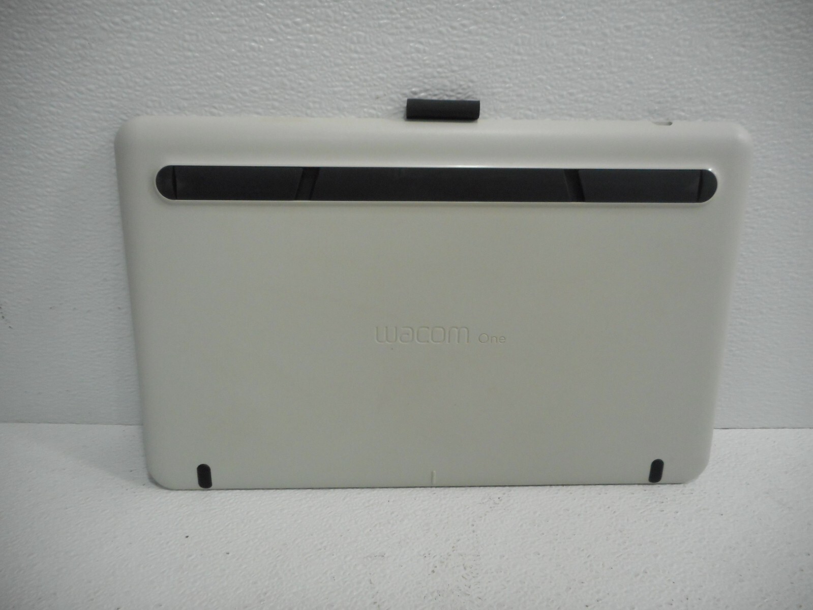 Wacom One Digital Drawing Tablet with Screen 13.3 - ONLY TABLET READ