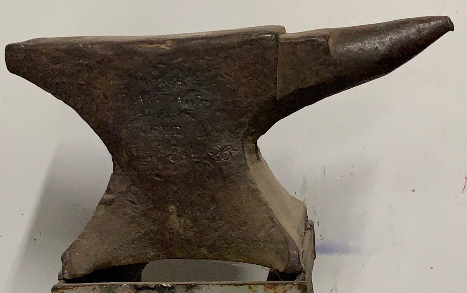 Circa 1820 to 1835 M&H Armitage Mouse Hole Anvil 110 lbs. (+or-)