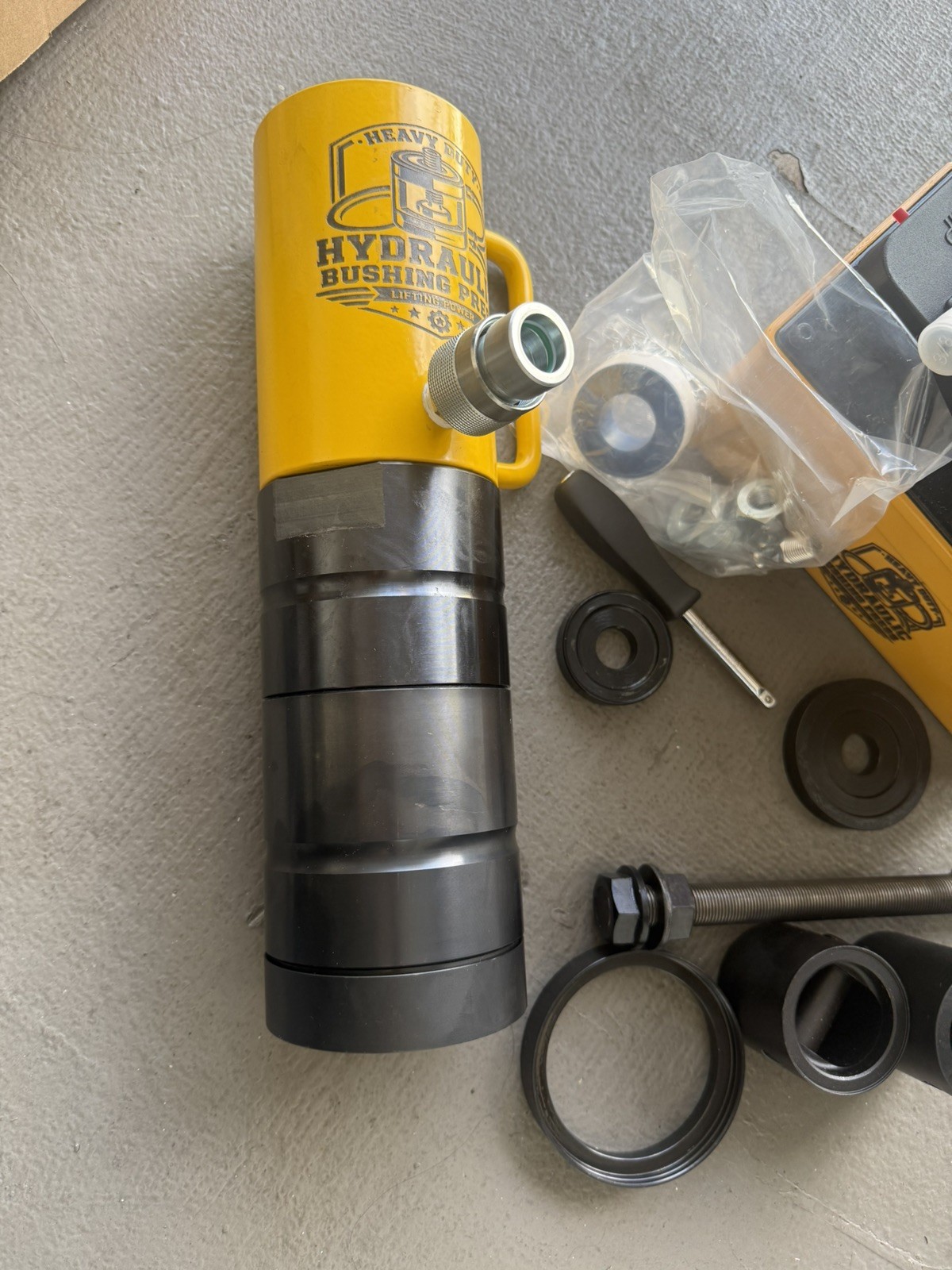 Truck bushing extractor
