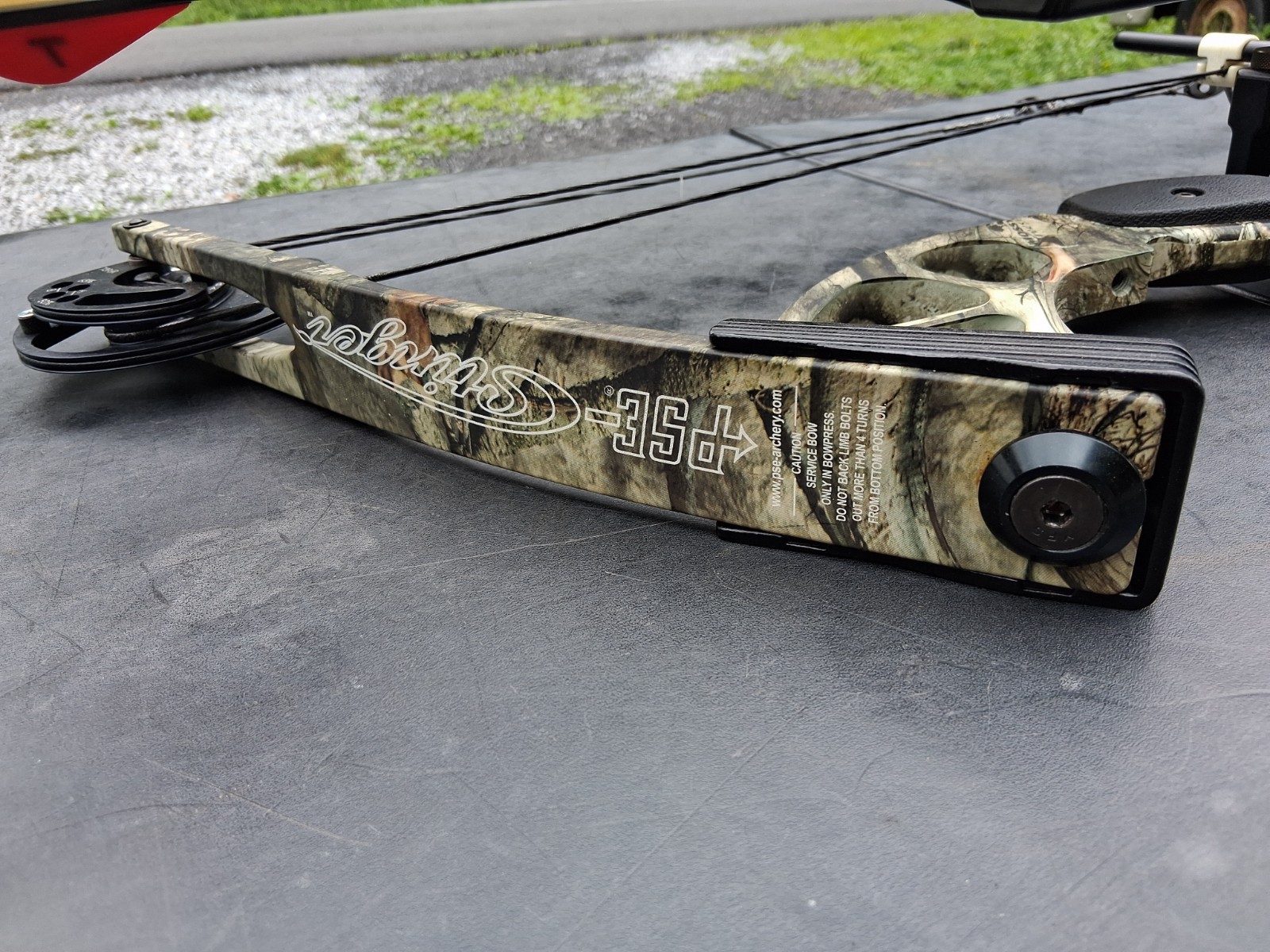 PSE Stinger Compound Bow