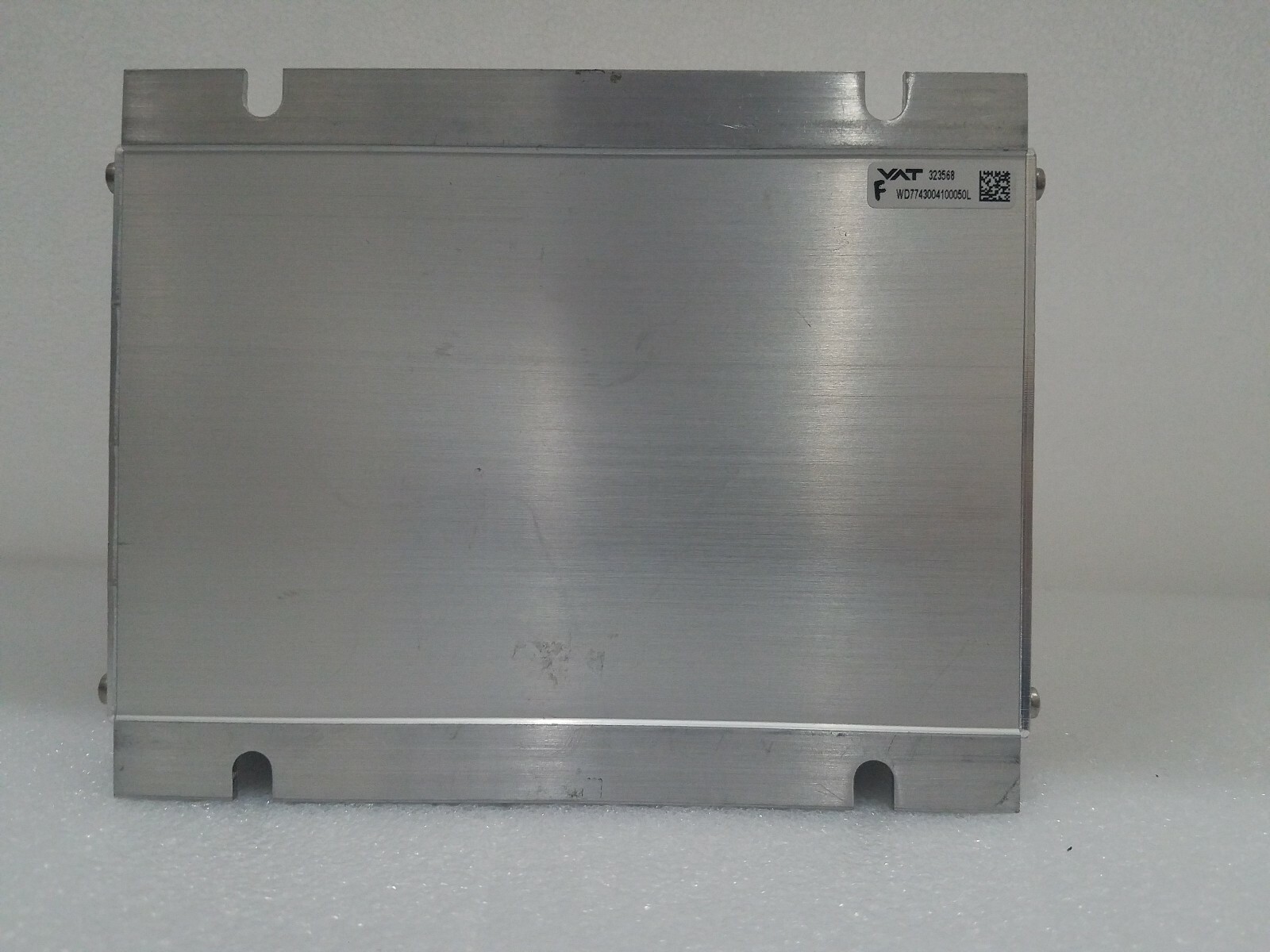 VAT Adaptive Pressure Controller PM6 650PM-24CG-AEW1/0196, used.
