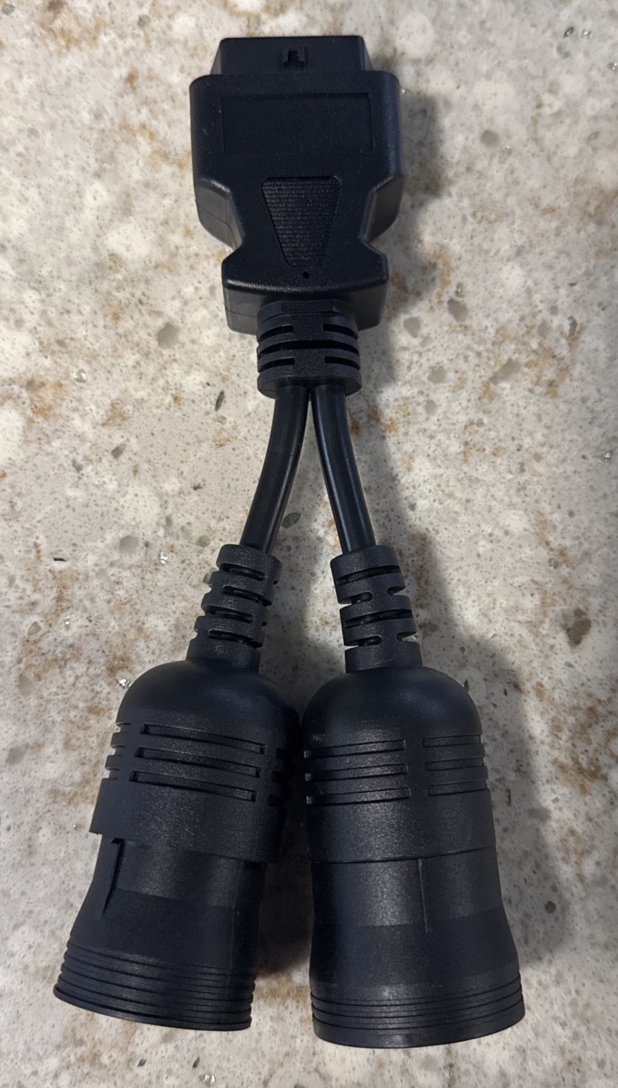 6 Pin J1708 or 9 Pin J1939 to 16 Pin OBD2 OBDII Adapter Cable Heavy Duty Truck