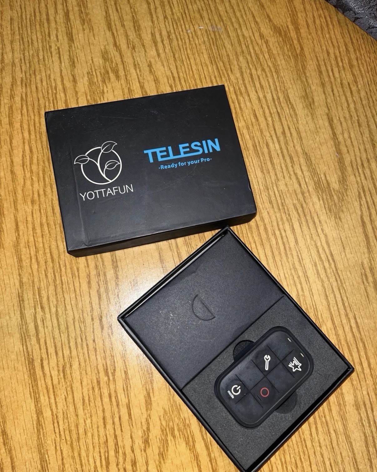 Apple Iphone, Ipad, Htc & extras (bundle)