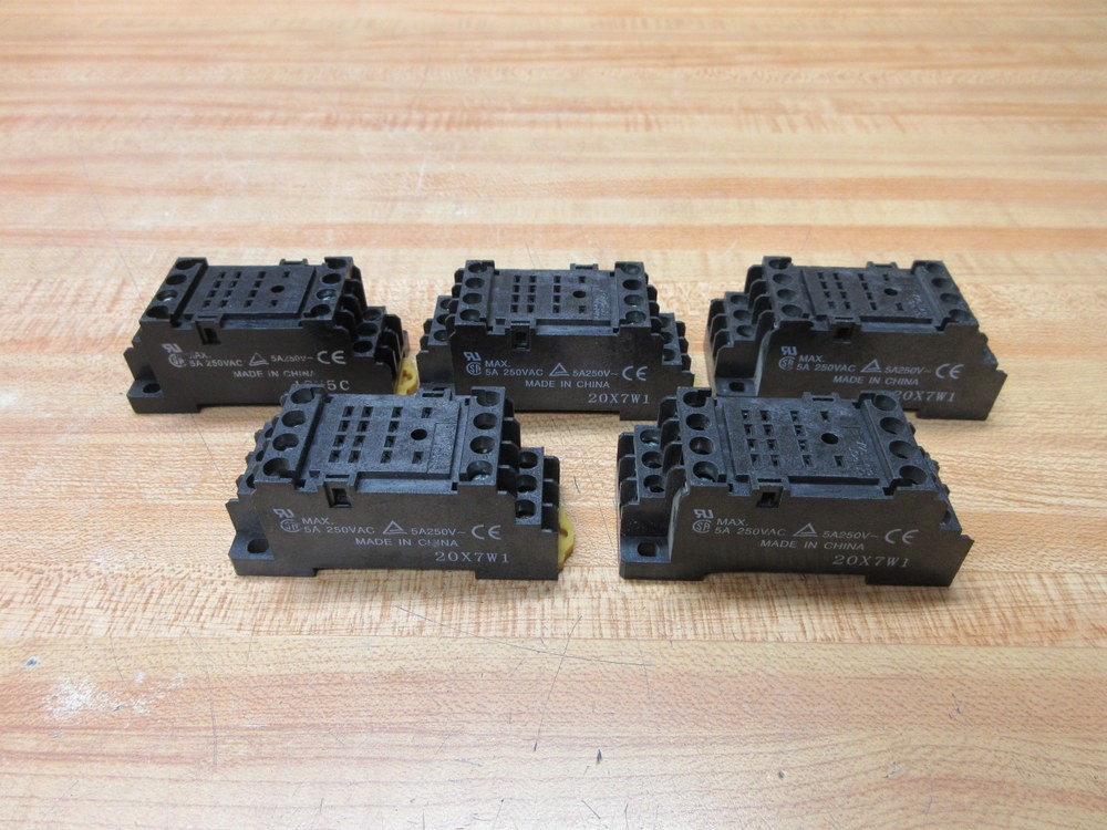 Omron PYF14A-E Relay Socket PYF14AE