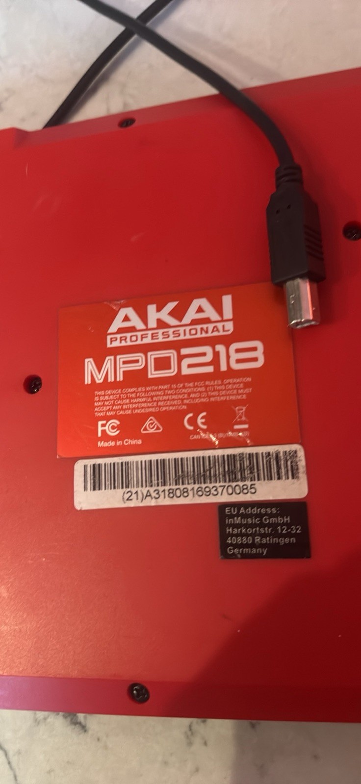 AKAI Professional MPD218 USB MIDI Controller With cable
