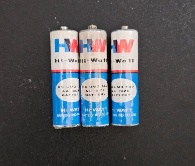 3 Vintage HW Hi Watt AA Size Batteries R6 UM3 1.5V Alkaline Sticks 1960s Lot