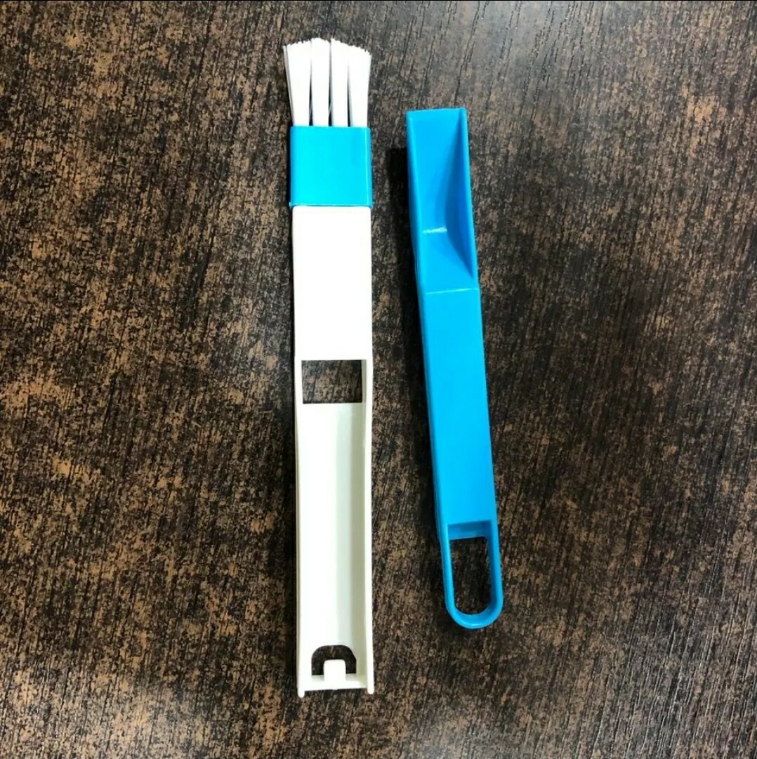 Multifunctional Cleaning Brush Computer Tight Spots Window Tracks RAA