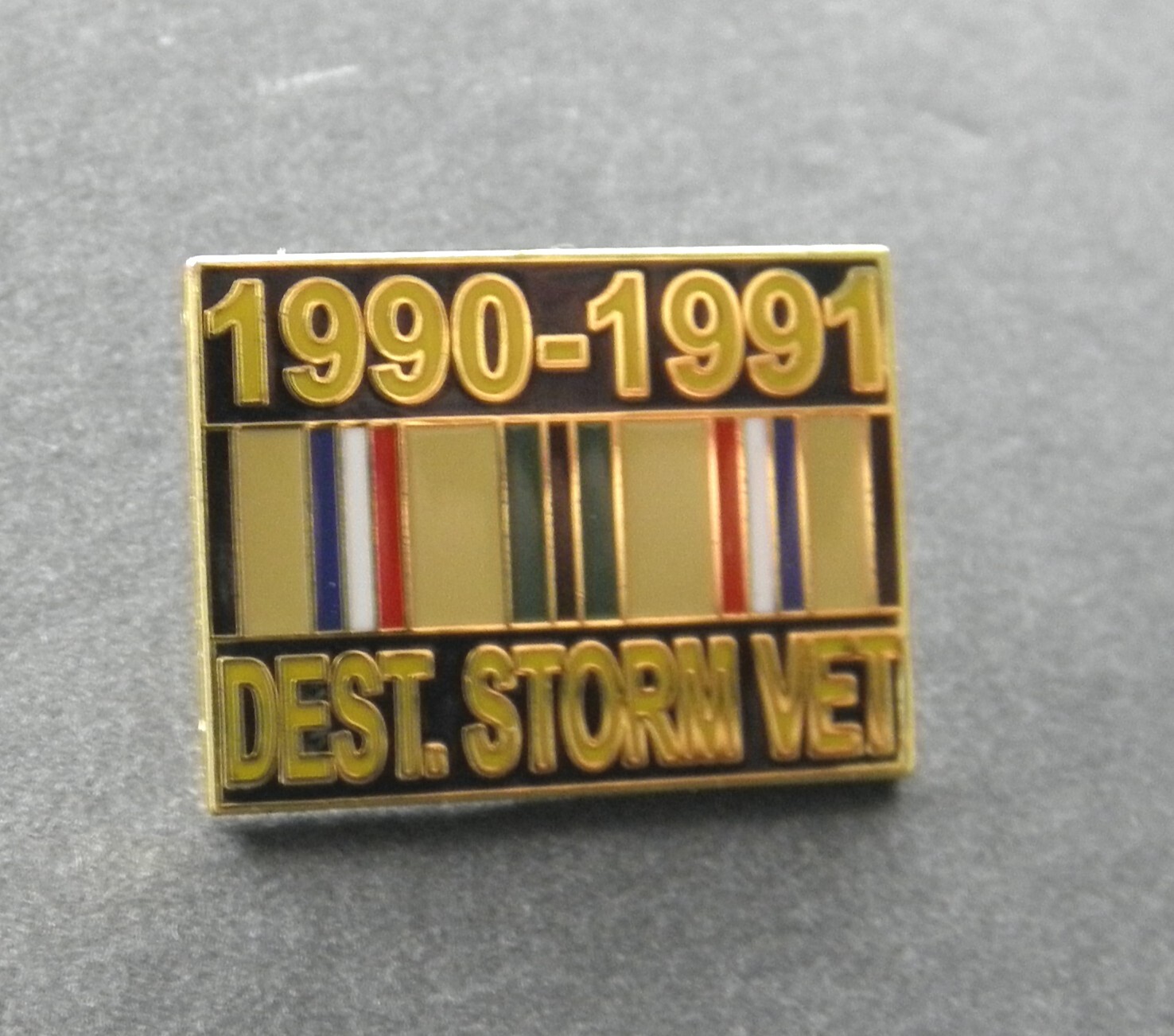 Desert Storm Veteran 1990 1991 Combat Vet USA Lapel Hat Pin Badge 1.1 inches