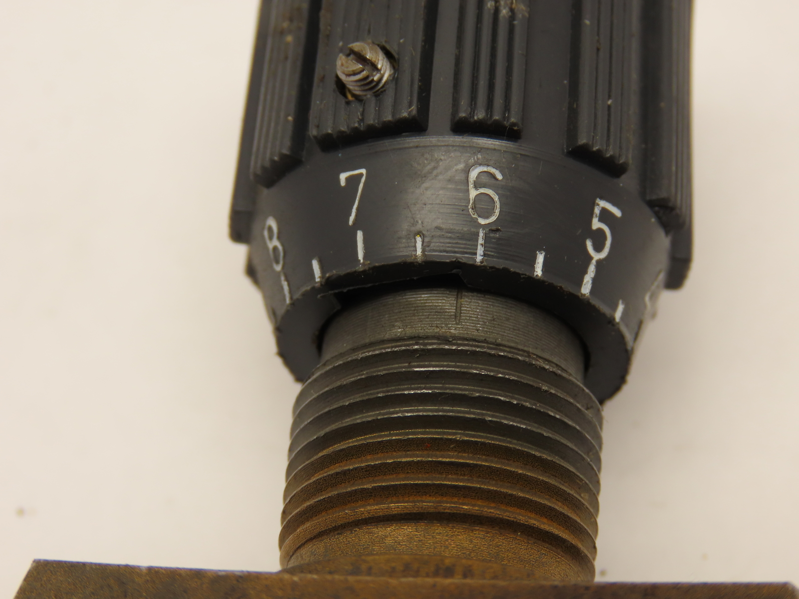 Flutec AV8-1.1/0PS 350 Bar Metered Flow 1/4" NPT Control Needle Valve