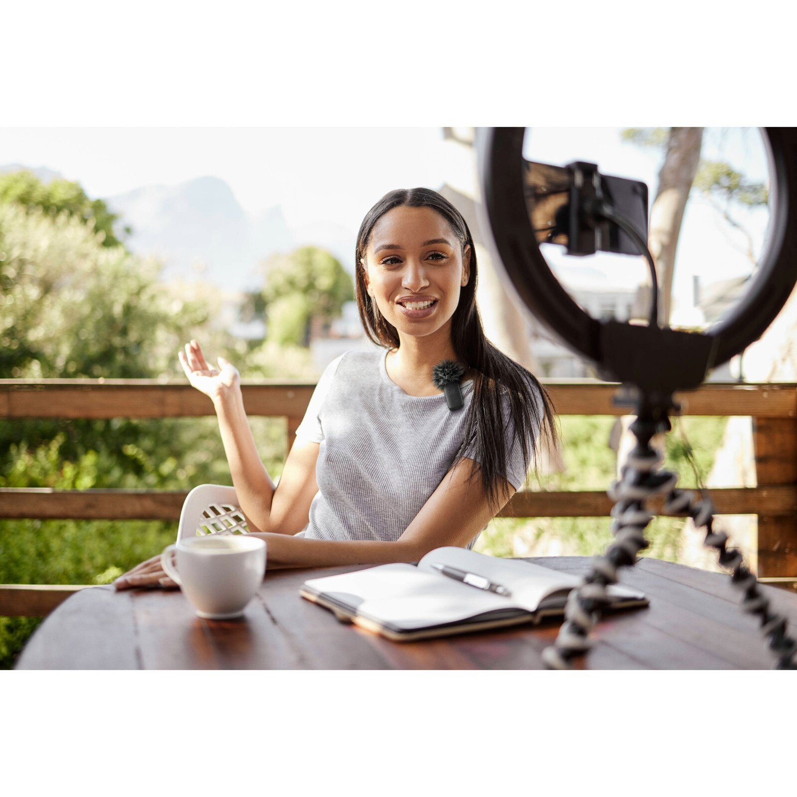 JBL Quantum Stream Wireless Clip-On USB-C Microphone System