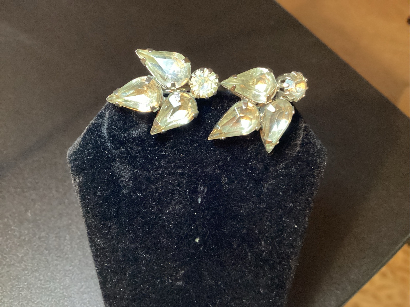 Vintage Clear Rhinestone Screw Back Earrings