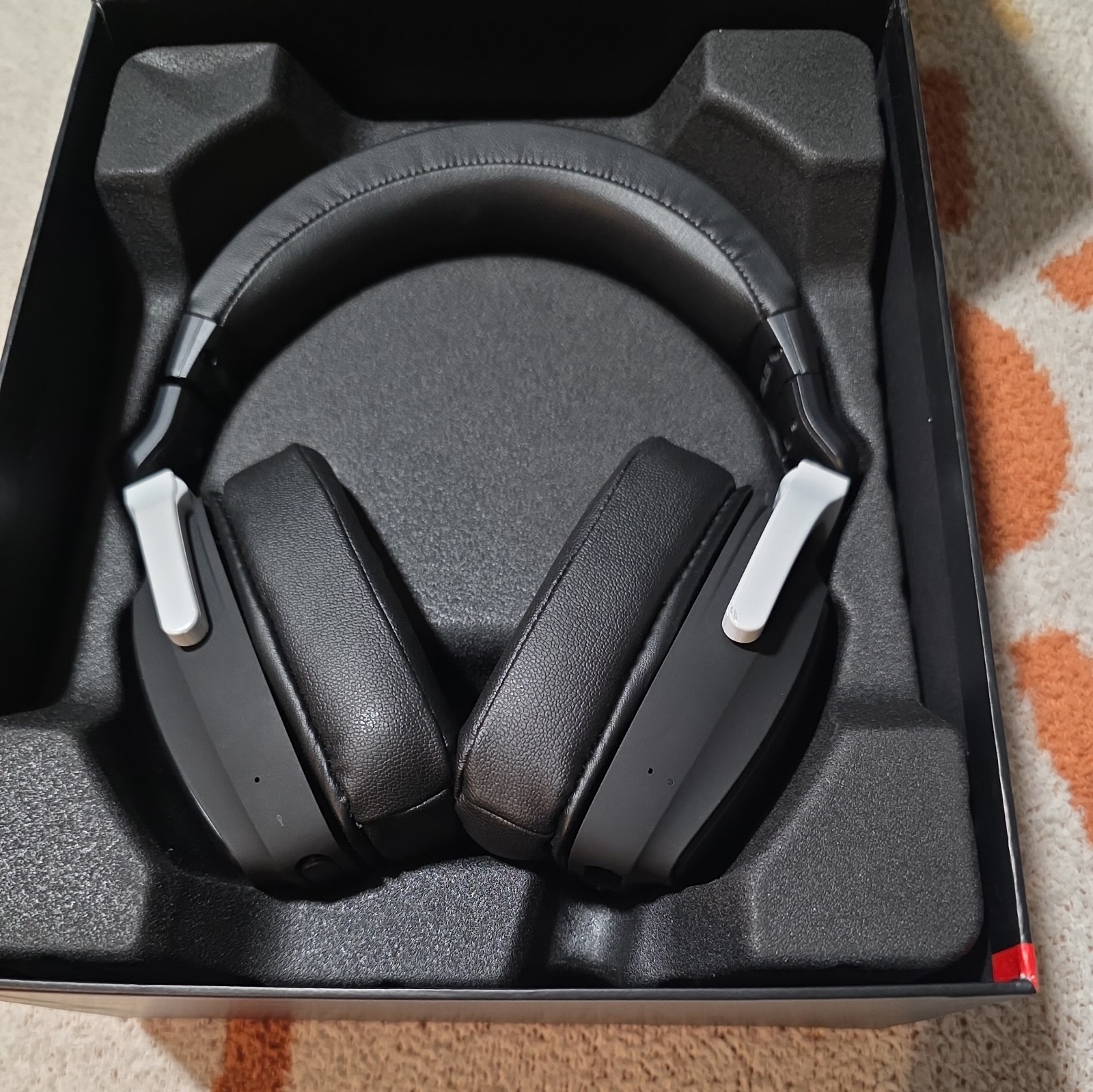 ASUS ROG Delta S Wireless 2.4GHz & Bluetooth Wireless Gaming Headset