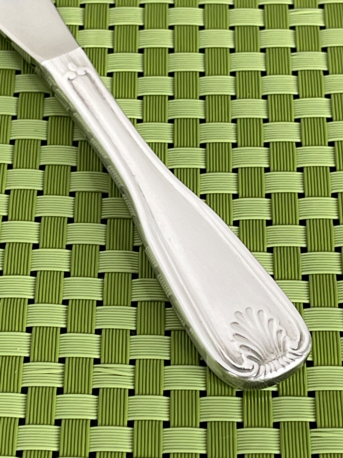 World Tableware COQUILLE Stainless Dinner Knife WT Shell Taiwan Flatware B124G