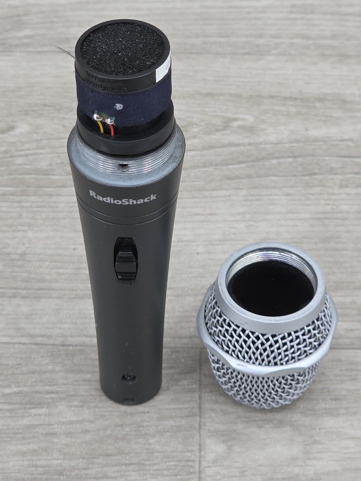 VTG 1990s Radio Shack Model 33-128 Vocal Super Cardloid Microphone (No Cable)
