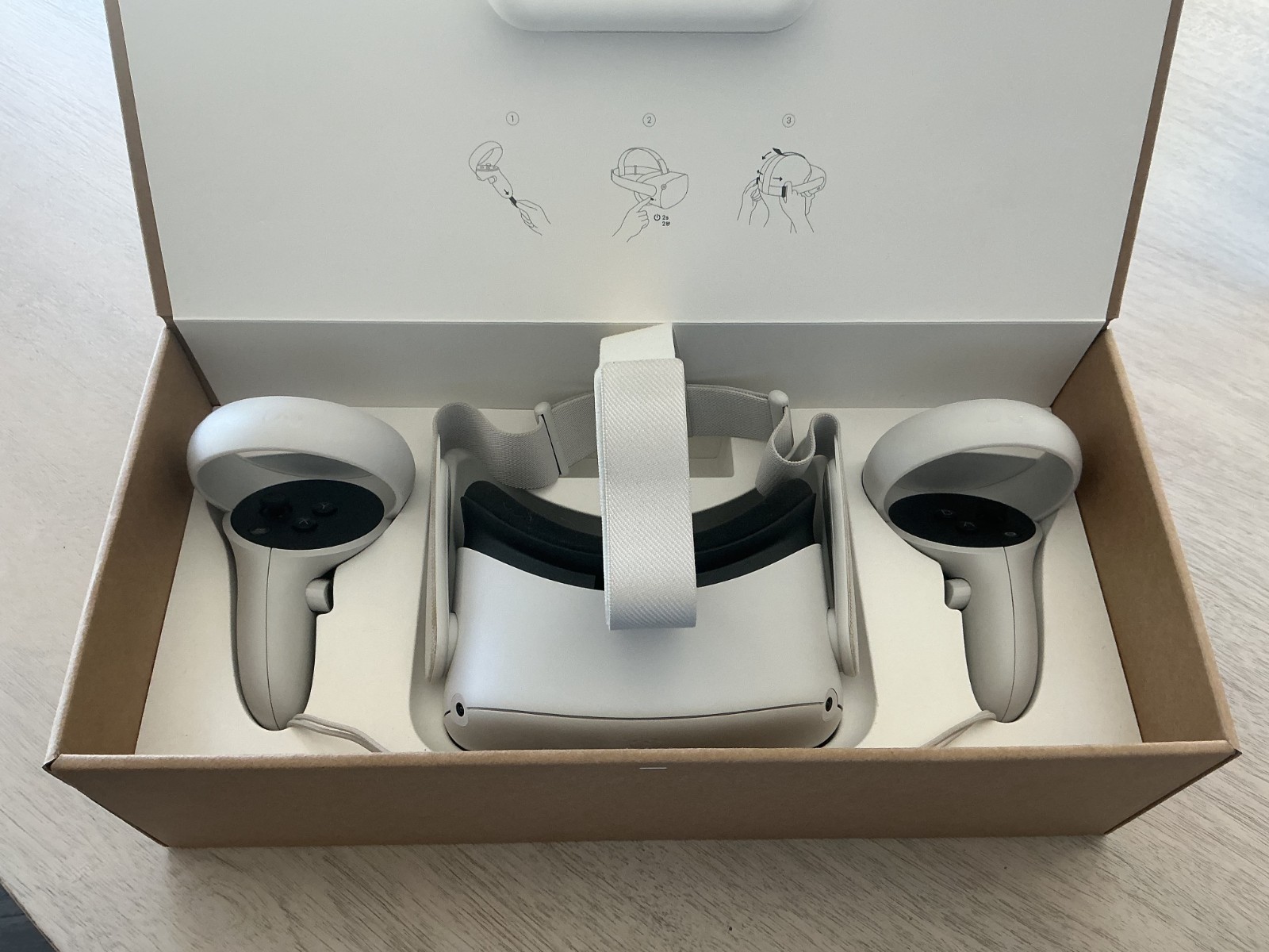 Meta Quest 2 Virtual Reality Headset 256GB Bundle Good Condition