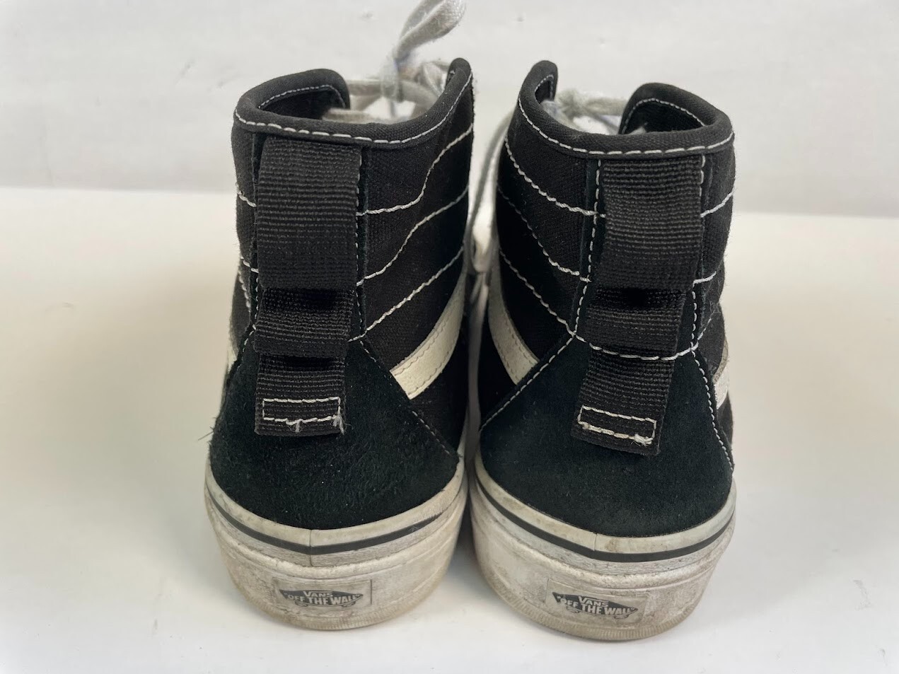 Vans off the wall 721454 Women's Black/White Sneaker Size 9