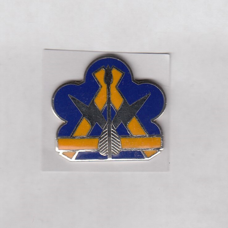 US Army 18th Aviation Brigade Airborne crest DUI clutchback c/b badge D-22 B