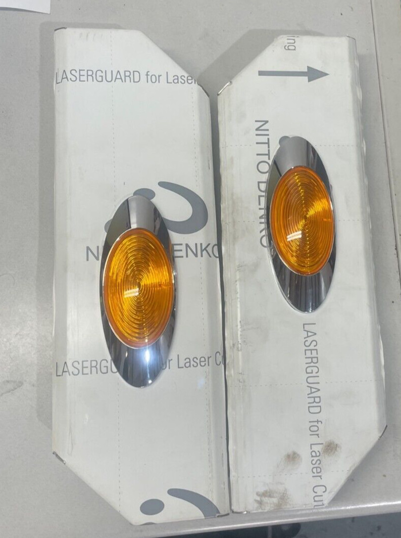 Freightliner Cowl Valence panel with amber light kit LH & RH sides