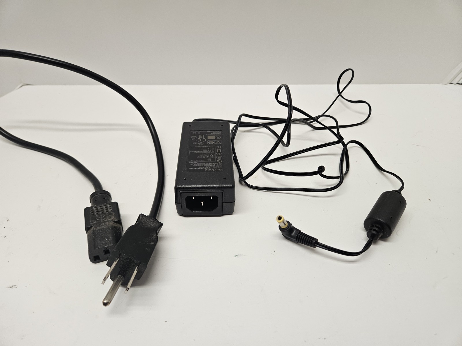 Verifone Power Supply Brick CPS11212A-3D-R AU1121204n 12v 1a DC MX915