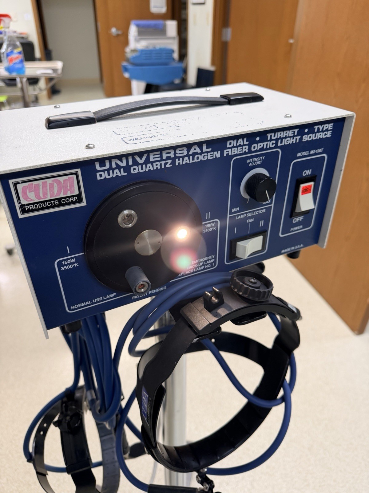 CUDA M2-150 Universal Dual Quartz Halogen Fiber Optic Light Source