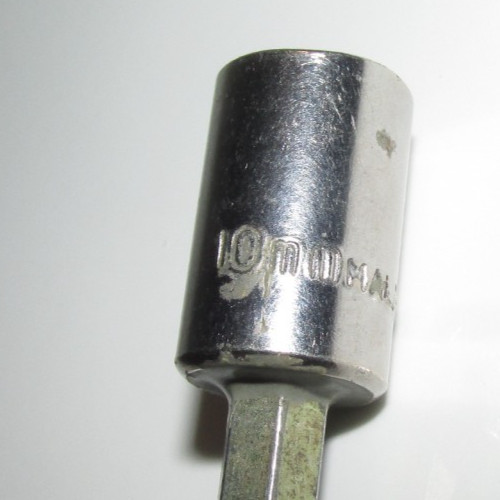T 173 - Unbranded 10mm Hex Bit Socket Driver, 6 point, Malaysia